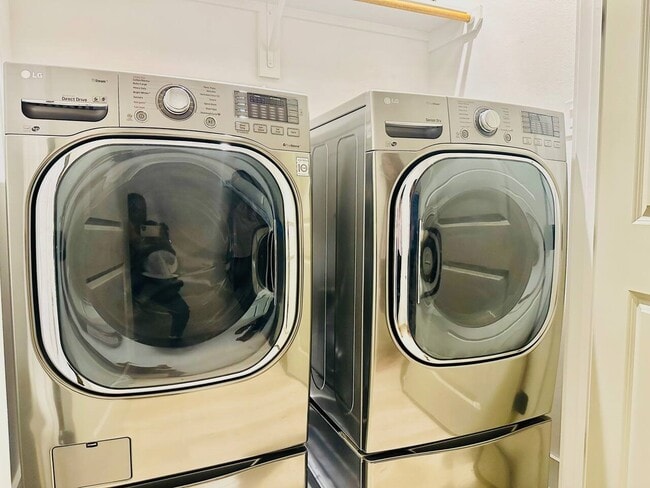 Building Photo - 2339 Eagle St