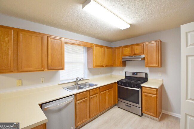 Building Photo - 147 S Fairfield Dr