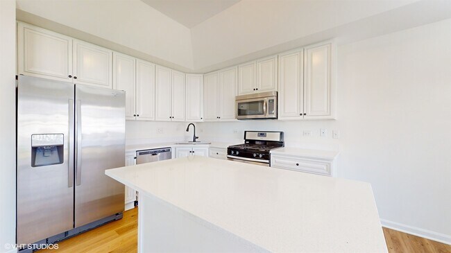 Building Photo - 1012-1070 Turin Dr