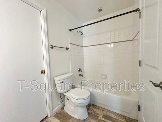 Building Photo - 8443 Delridge Wy SW