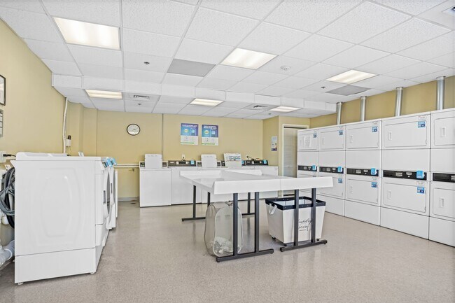 Building Photo - 127 Greyrock Pl