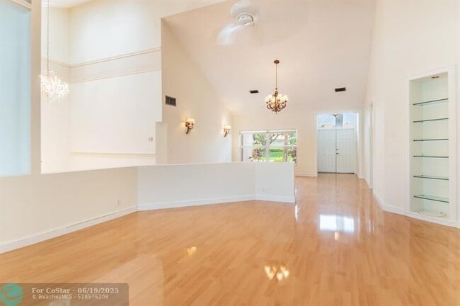 Building Photo - 1561 NW 101st Ave