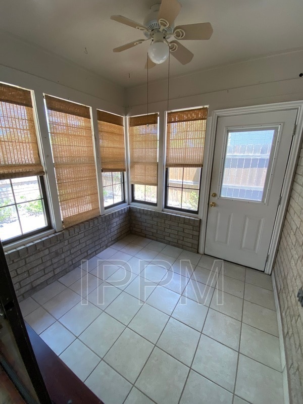 Building Photo - 138 Willow Cir