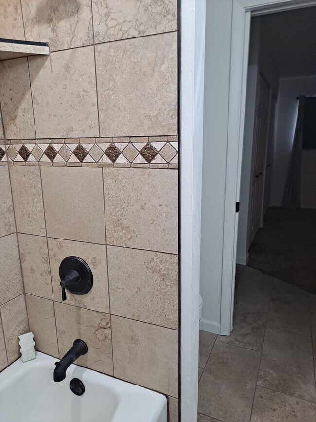 Building Photo - 936-10 Molello   #25-27 Villa Drive