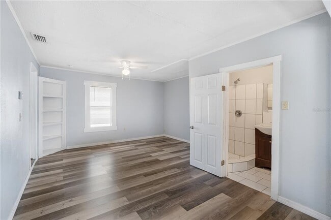 Building Photo - 2000 43rd St S