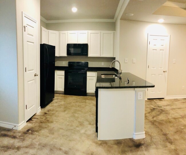 Building Photo - 8323 Breezy Cove