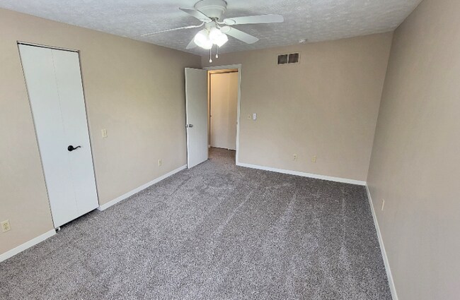 Building Photo - 378 Waterside Ave