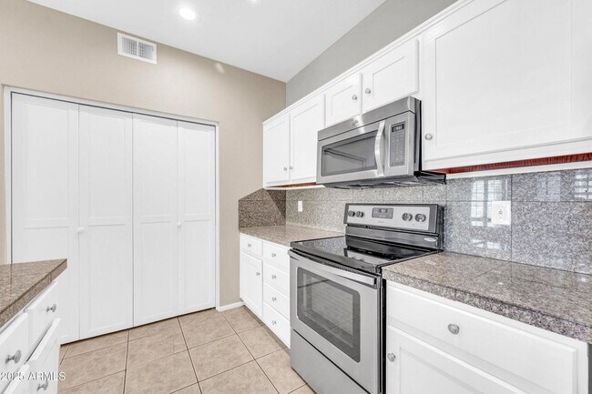 Building Photo - 11333 N 92nd St