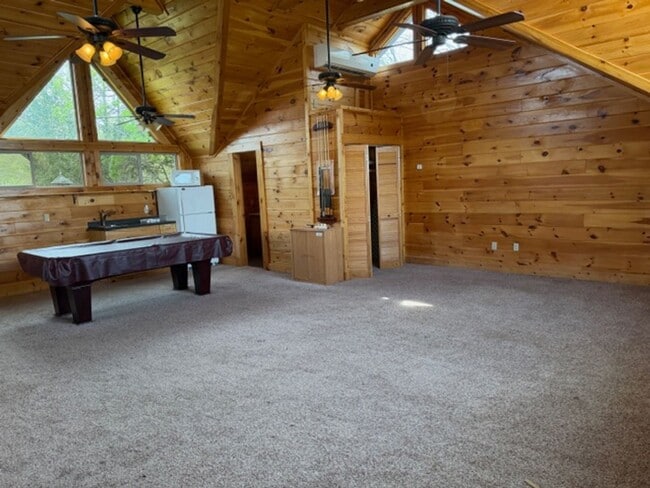 Building Photo - Sevierville 37876 - 3 bedroom, 3.5 Bath, 2486 sq. ft. Cabin and a 672 sq. ft. Studio above garage...
