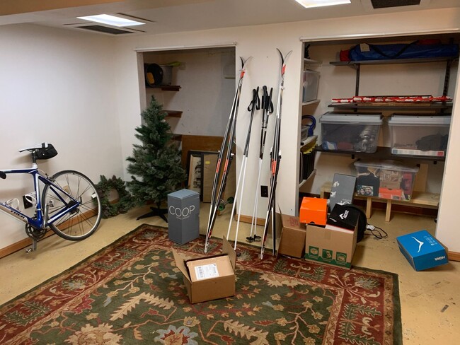 Building Photo - Duluth, MN - 3-bedroom - 2 bathroom - Sing...