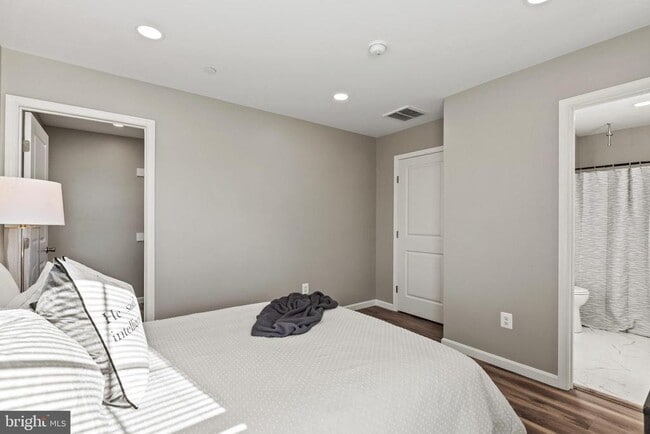 Building Photo - 41573 Church St