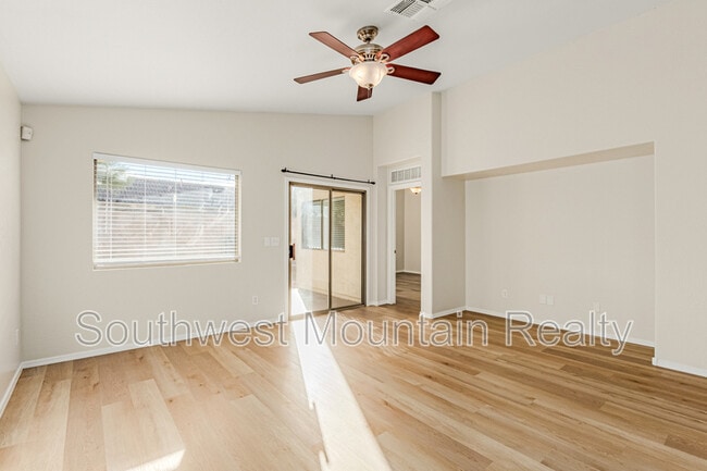 Building Photo - 30196 N Sunray Dr