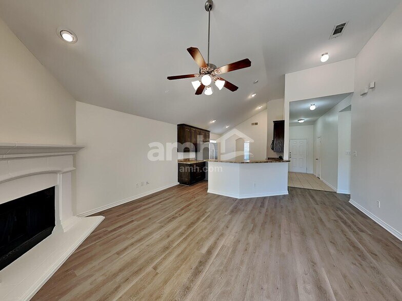 Building Photo - 429 Brookhollow Ln