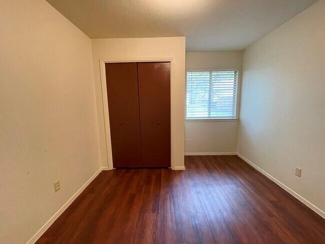 Building Photo - 4508 Dorsett Oaks Cir