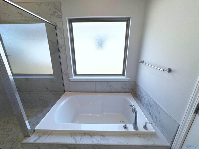 Building Photo - 161 Little Britain St