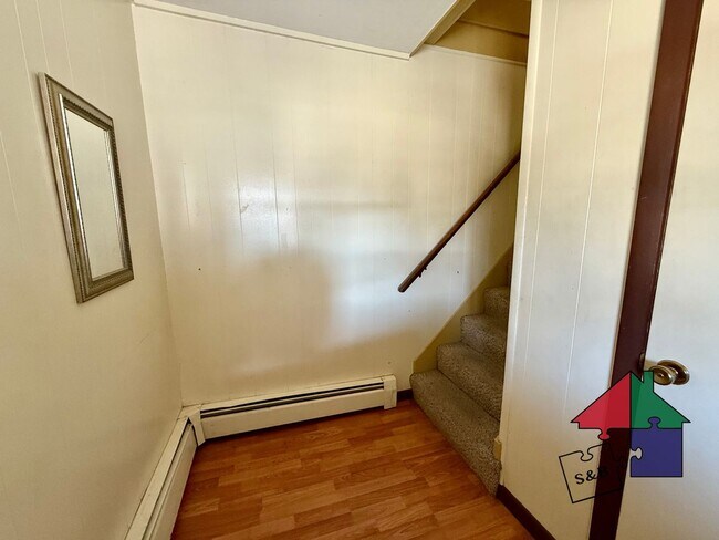 Building Photo - 63 Brook St