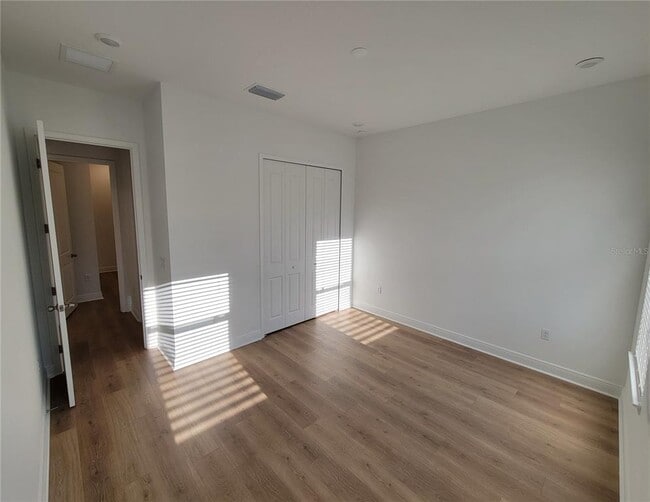 Building Photo - 15627 Vetta Dr