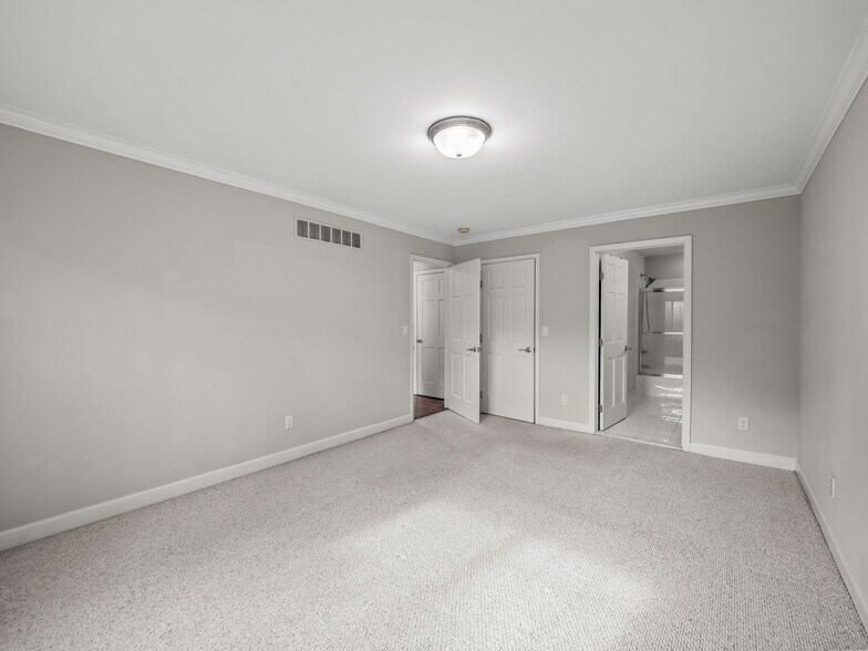 Building Photo - 508 James Cir