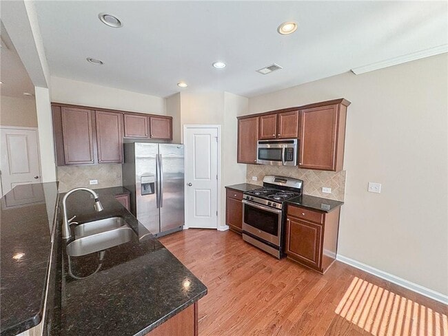 Building Photo - 4140 Madison Bridge Dr