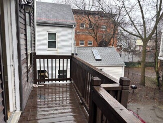 Building Photo - Huge, Renovated Allston 7 Bed/3 Bath Townhouse on Armington St For 9/1. Students Welcome and NO F...