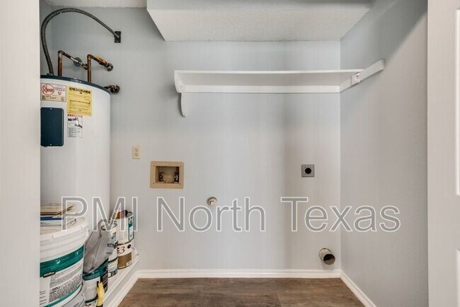Building Photo - 1324 Azalia Bend