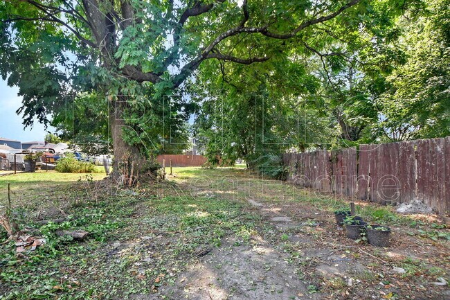 Building Photo - 2914 Slevin St