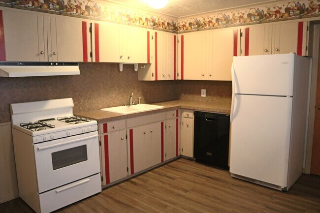 Building Photo - Cute and Clean 2 bedroom near SWOSU
