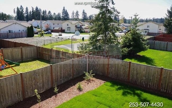 Building Photo - Gorgeous 4 Bedroom! Upgrades Galore!