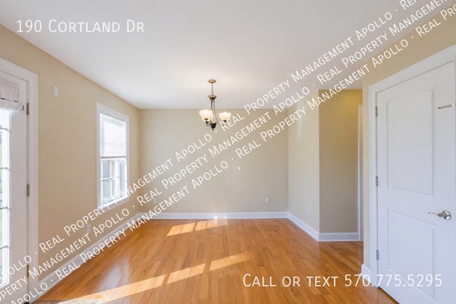 Building Photo - 190 Cortland Dr