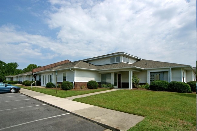 Building Photo - Azalea Gardens Apartments