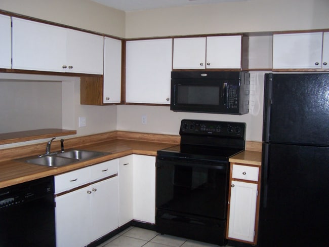 Building Photo - 1346 George Edwards Ct