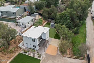 Building Photo - 265 McKnight Rd