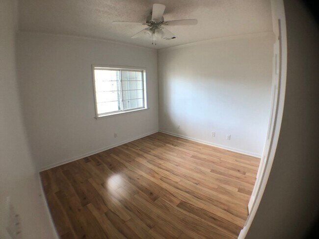 Building Photo - Spacious 3BR/2BA Condo Near North Myrtle B...