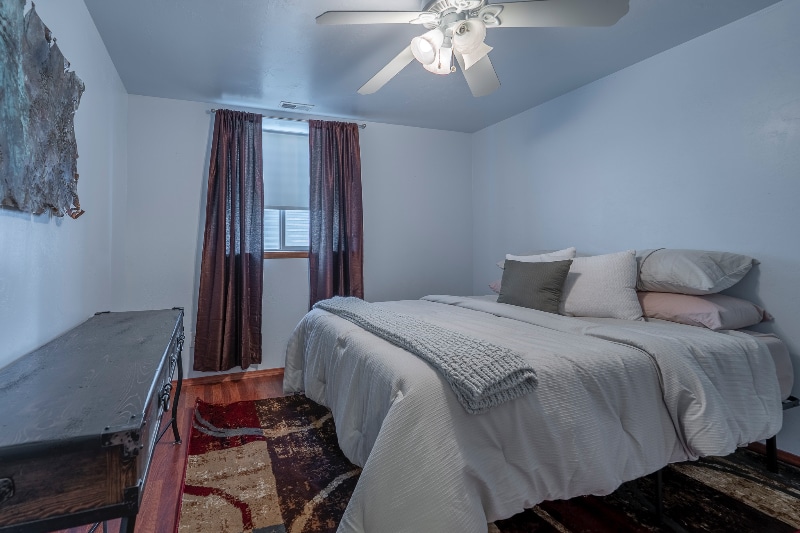 Building Photo - 807 Nebula St