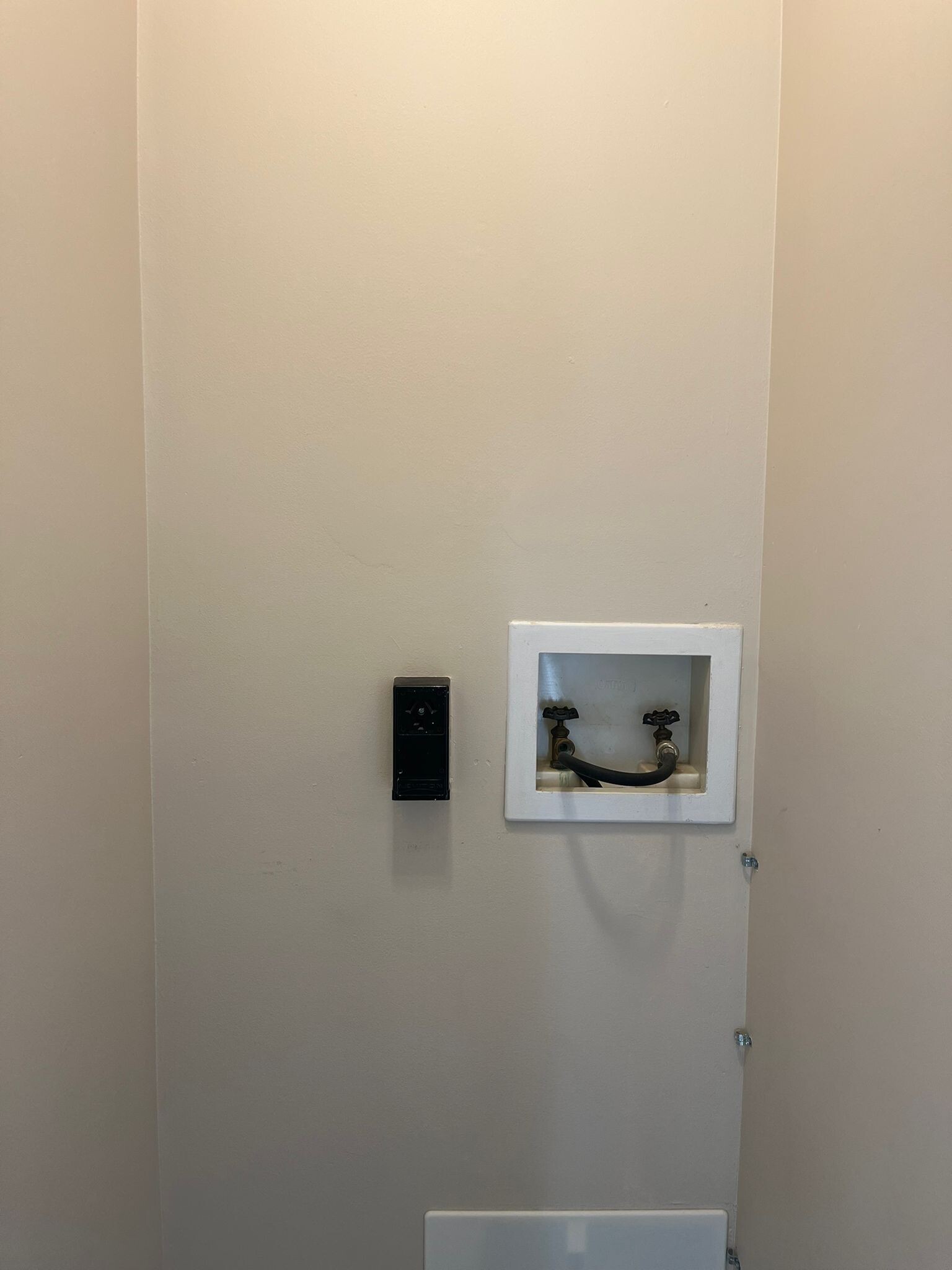 Building Photo - 35 Fairview Ave