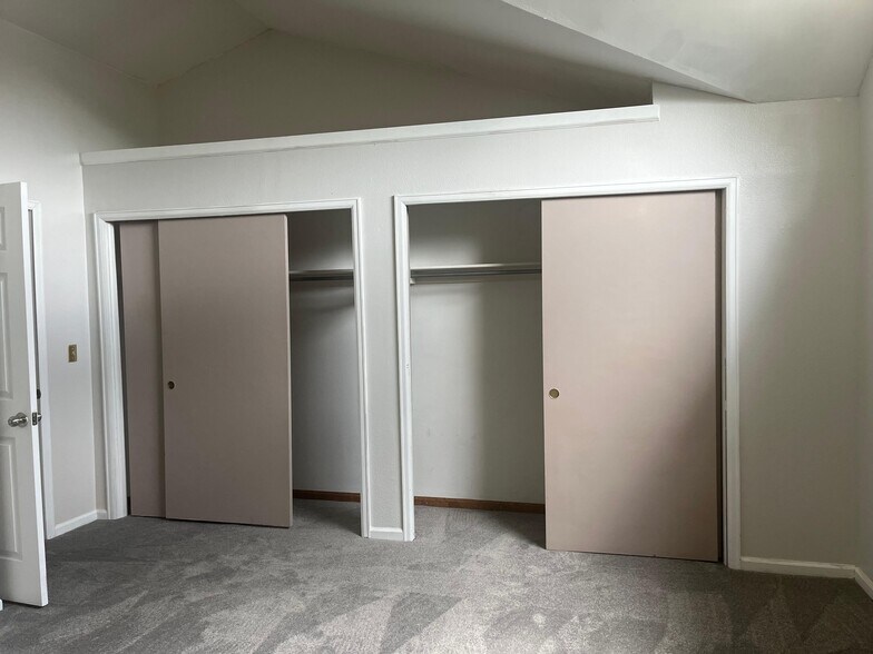 Building Photo - 5620 E Prescott Ave