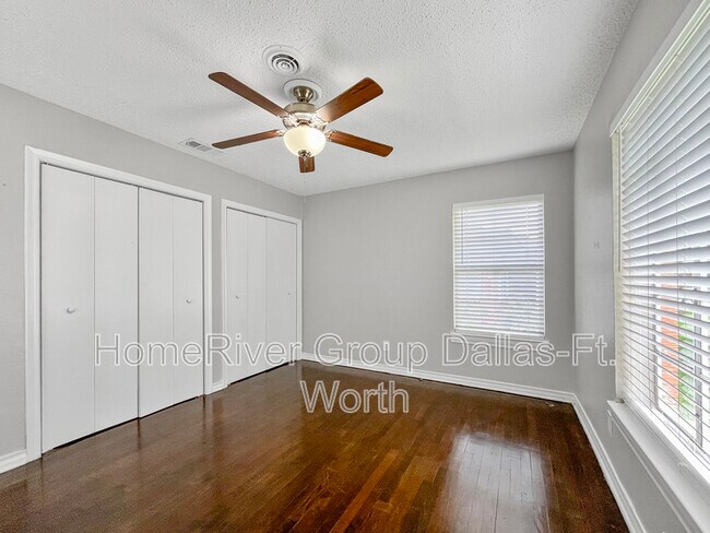 Building Photo - 2339 San Medina Ave