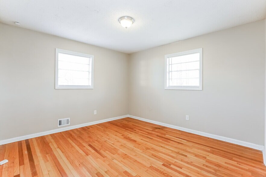 Building Photo - 6570 Elsie St