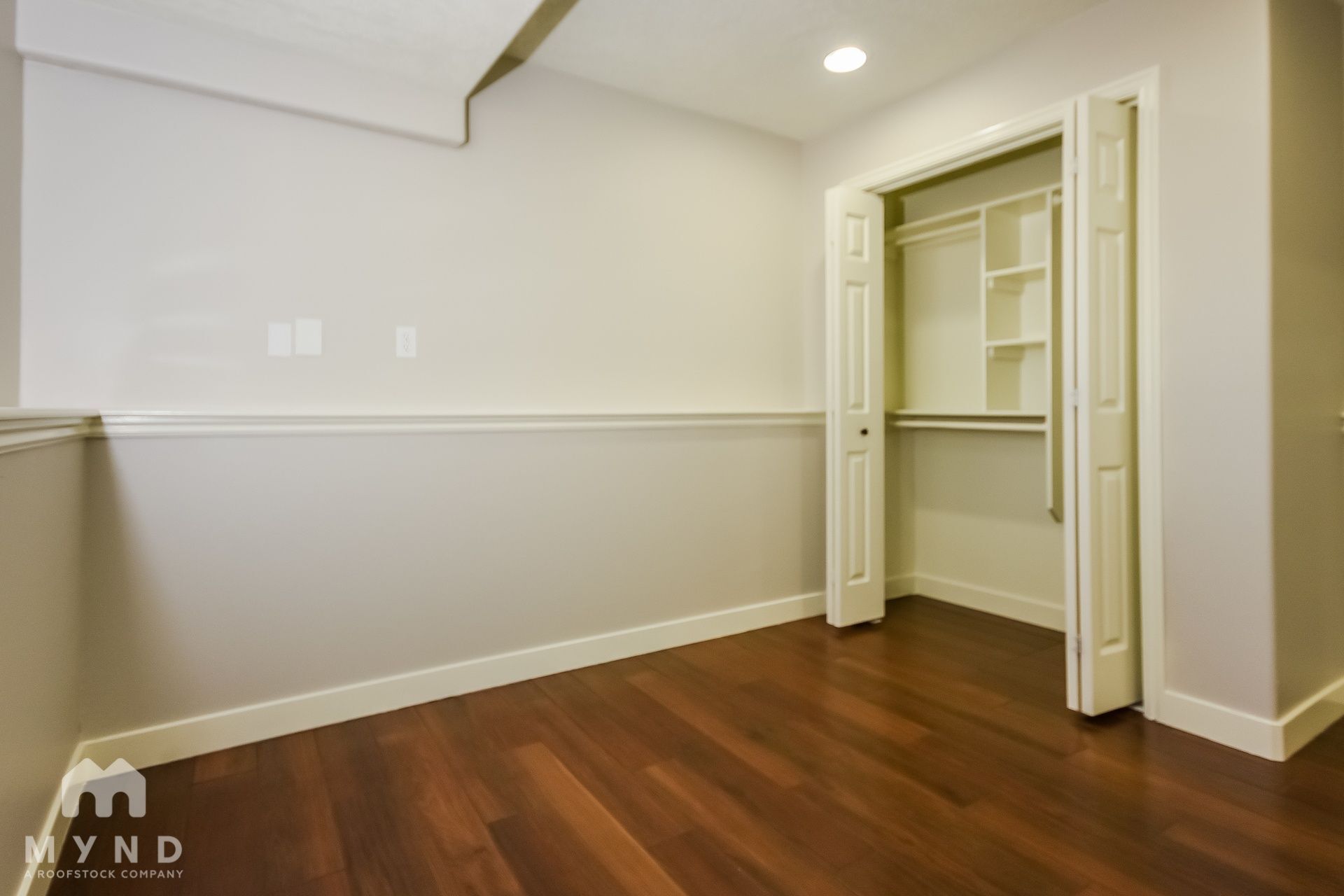 Building Photo - 5403 Vista Dr