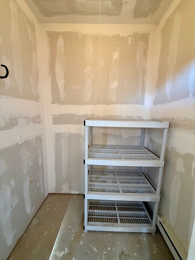 Building Photo - Fantastic 2 Bedroom, 2 Bath Ground Level Condo With Detached Garage in Loveland, Colorado