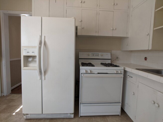 Building Photo - 1428 Axtell St