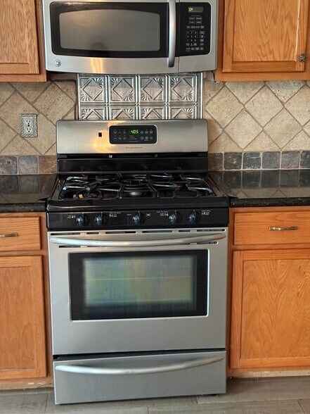 Building Photo - 21910 Willow Downs Dr
