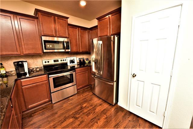 Building Photo - 3217 Jackal Dr