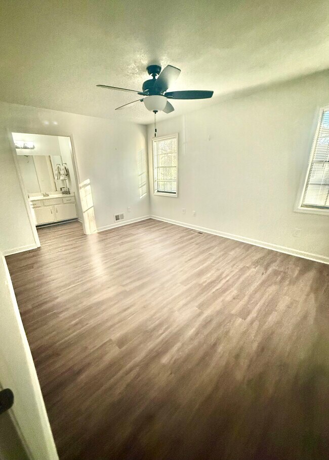 Building Photo - 6025 Sand Wedge Cir NW