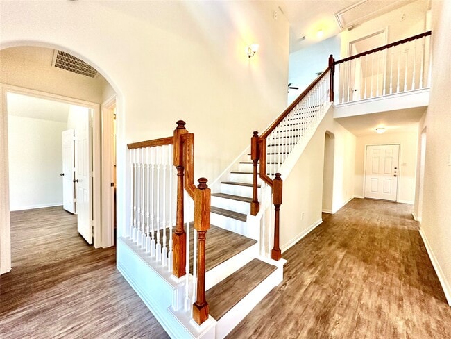 Building Photo - 25311 Clover Ranch Dr