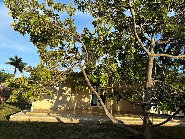 Building Photo - 1718 N 27th Ave