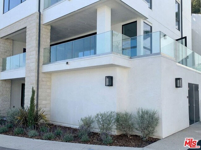 Building Photo - 17328 Tramonto Dr