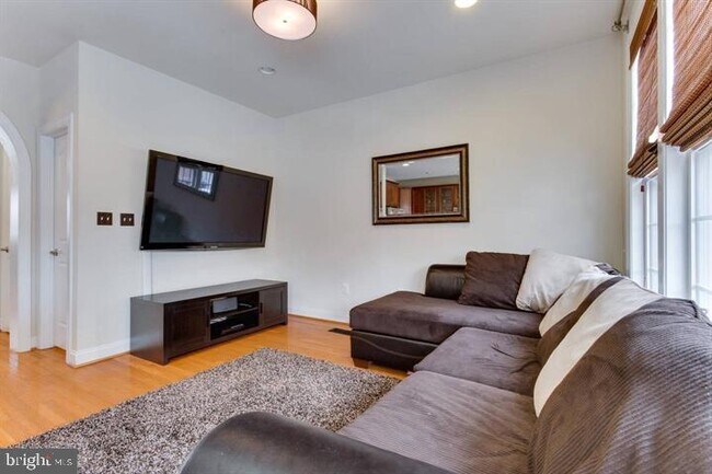 Building Photo - 2149 Red Vine Dr