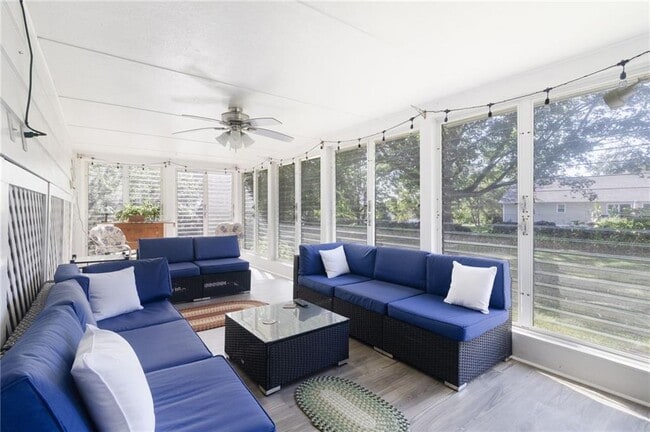 Building Photo - 27 Westwood Dr