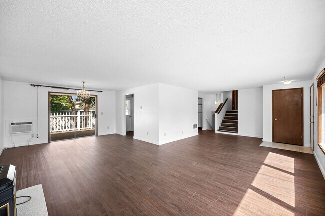 Building Photo - 806 S Adams Rd